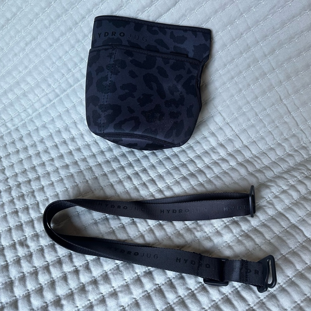 Hydrojug Pro Sleeve with Carry Strap